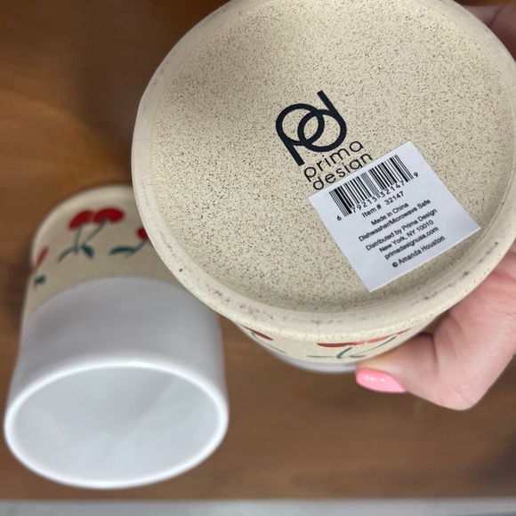 Red Cherry 🍒 Glazed Ceramic Desk Organizer Pen Holder Vanity Set of 2 NWT - Picture 4 of 4